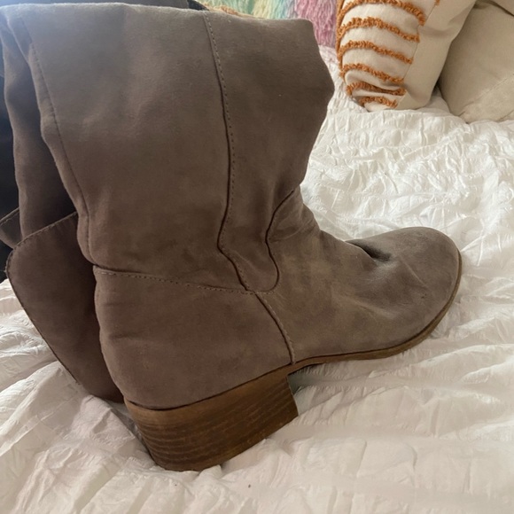 🌸Knee high boots 3 for $10 - Picture 3 of 3